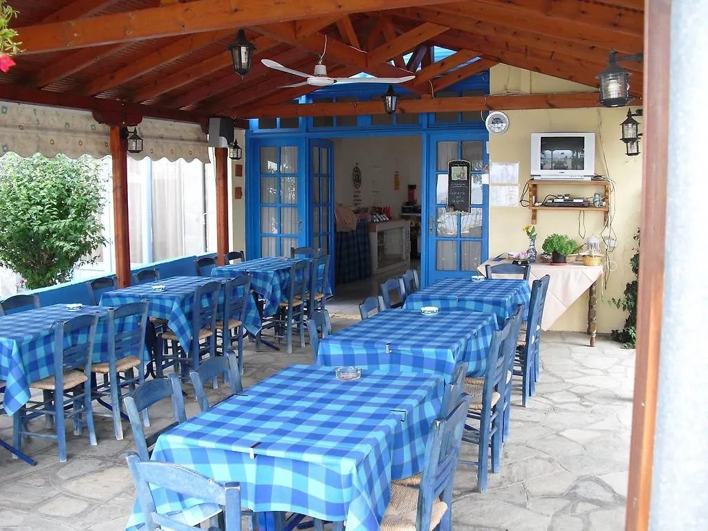 Kangaroo Hotel Mola Kaliva Griechenland