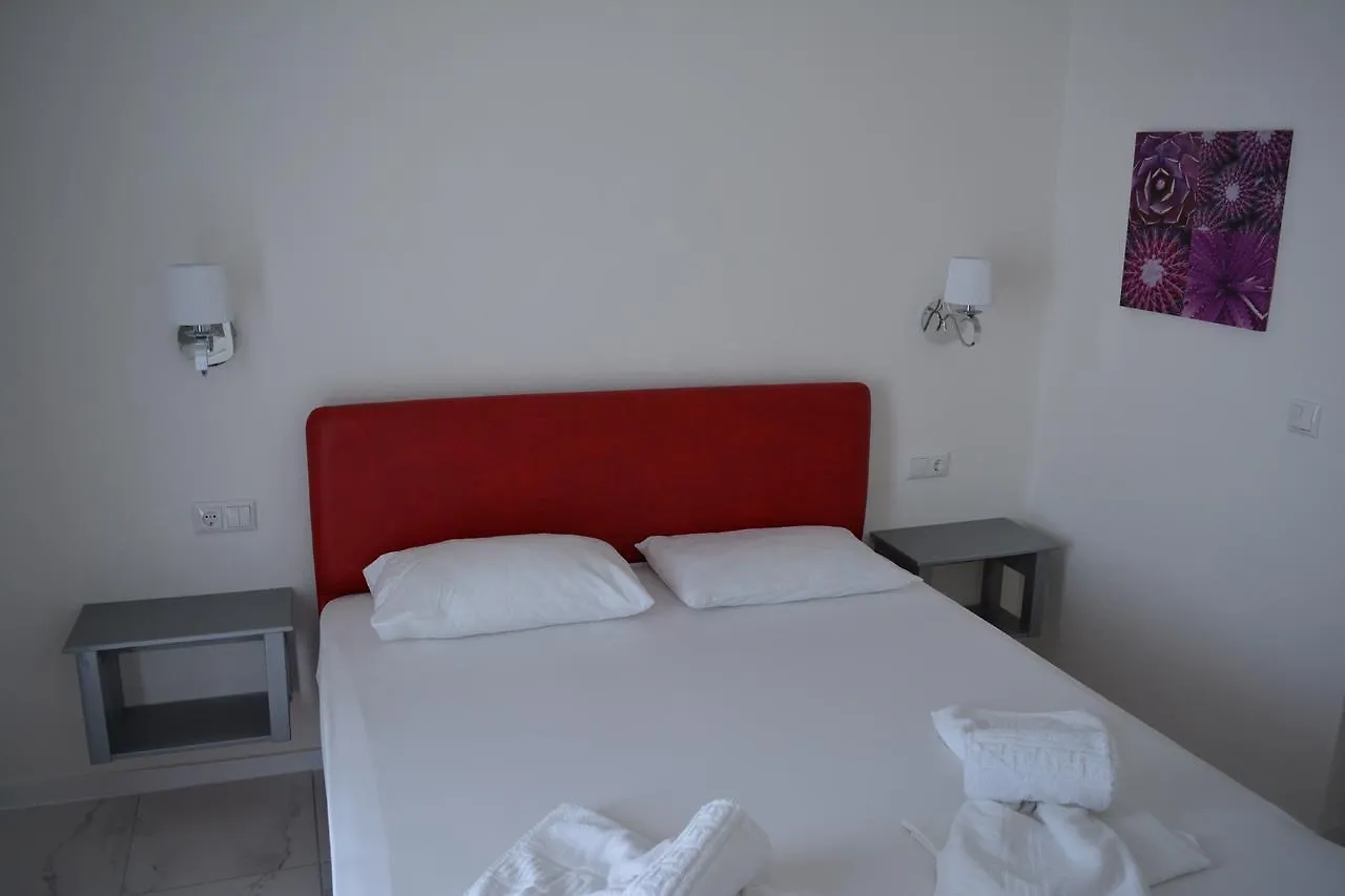Hotel de apartamente Kangaroo Hotel Mola Kalyva